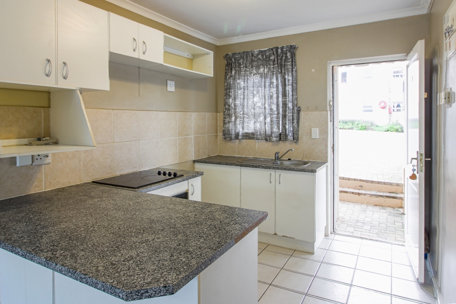 To Let 2 Bedroom Property for Rent in Sir Lowrys Pass Village Western Cape